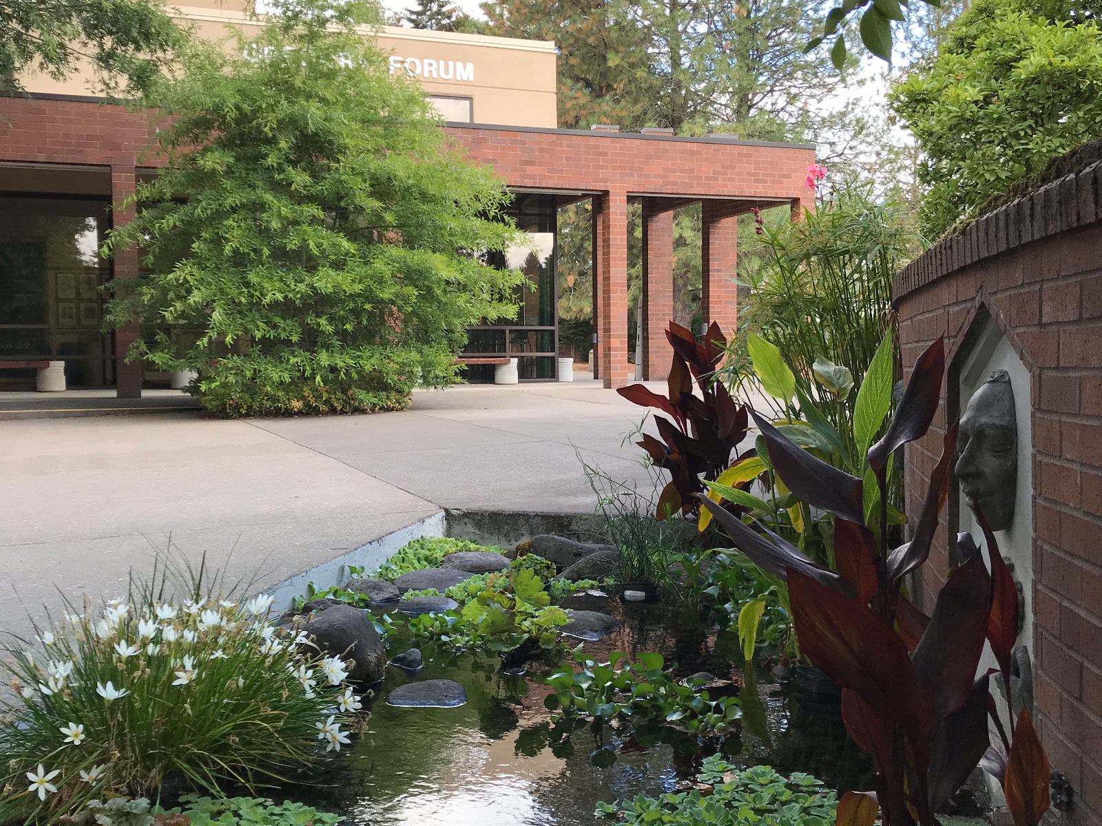 The leafy, relaxing fountain outside the Gregory Forum building at the Oregon City campus The leafy, relaxing fountain outside the Gregory Forum building at the Oregon City campus